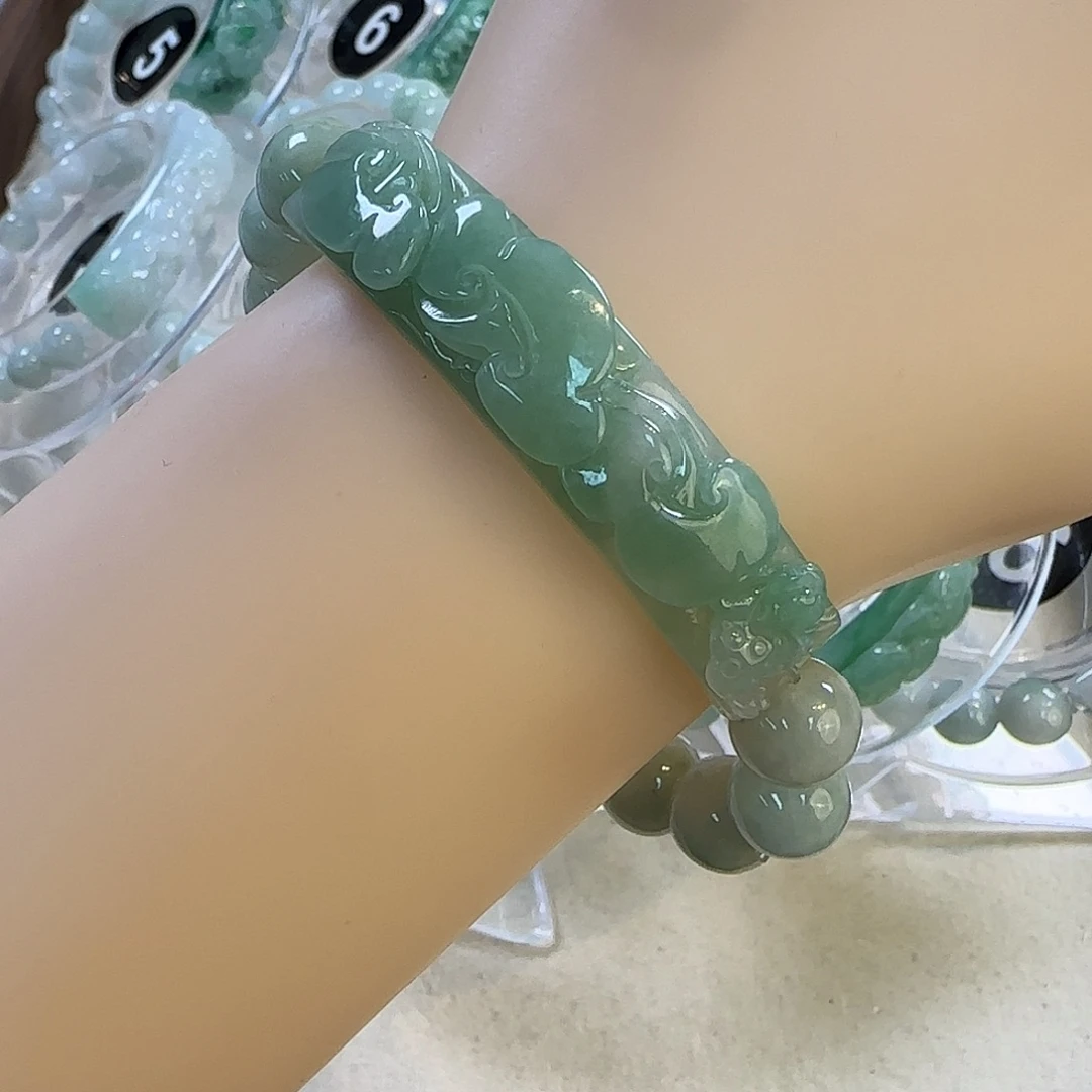 翡翠未镶嵌颈饰手牌5662