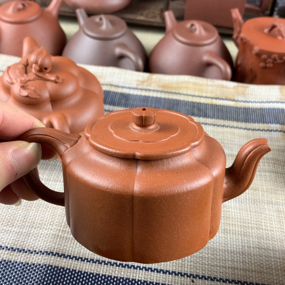 紫砂茶壶宝山满砂红降坡