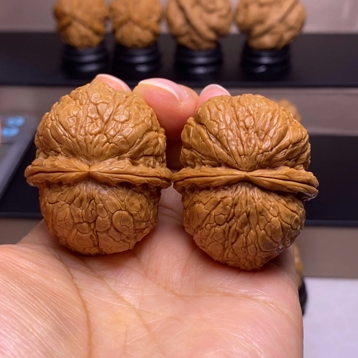 把件文玩核桃蟒纹元宝8