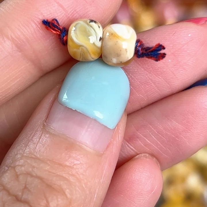 未镶嵌蜜蜡裸石7.3mm一对