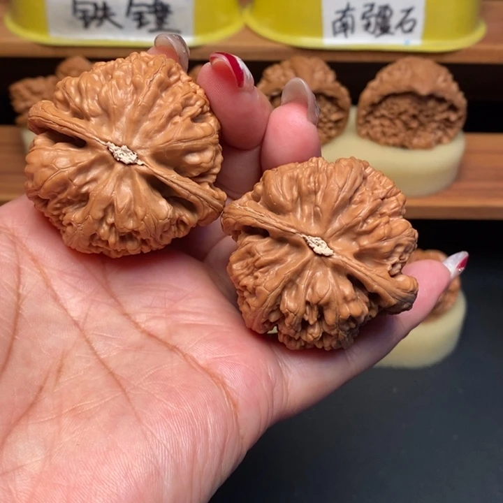 文玩核桃吊坠47粗筋