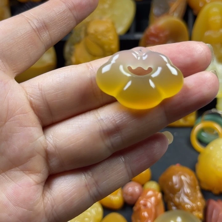 明***艺石英质玉未镶嵌颈饰