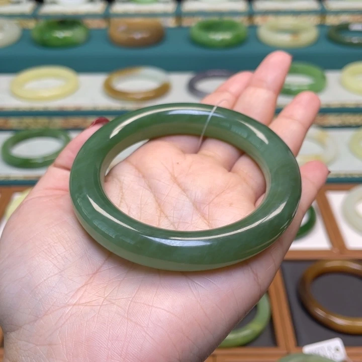 和田玉手镯未镶嵌56