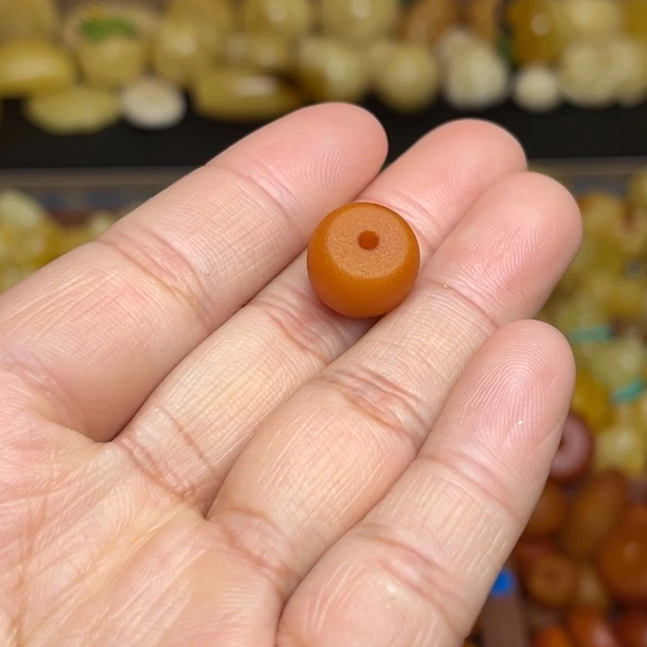 穆***特蜜蜡未镶嵌珠宝奇石天然蜜蜡老蜡墩子
