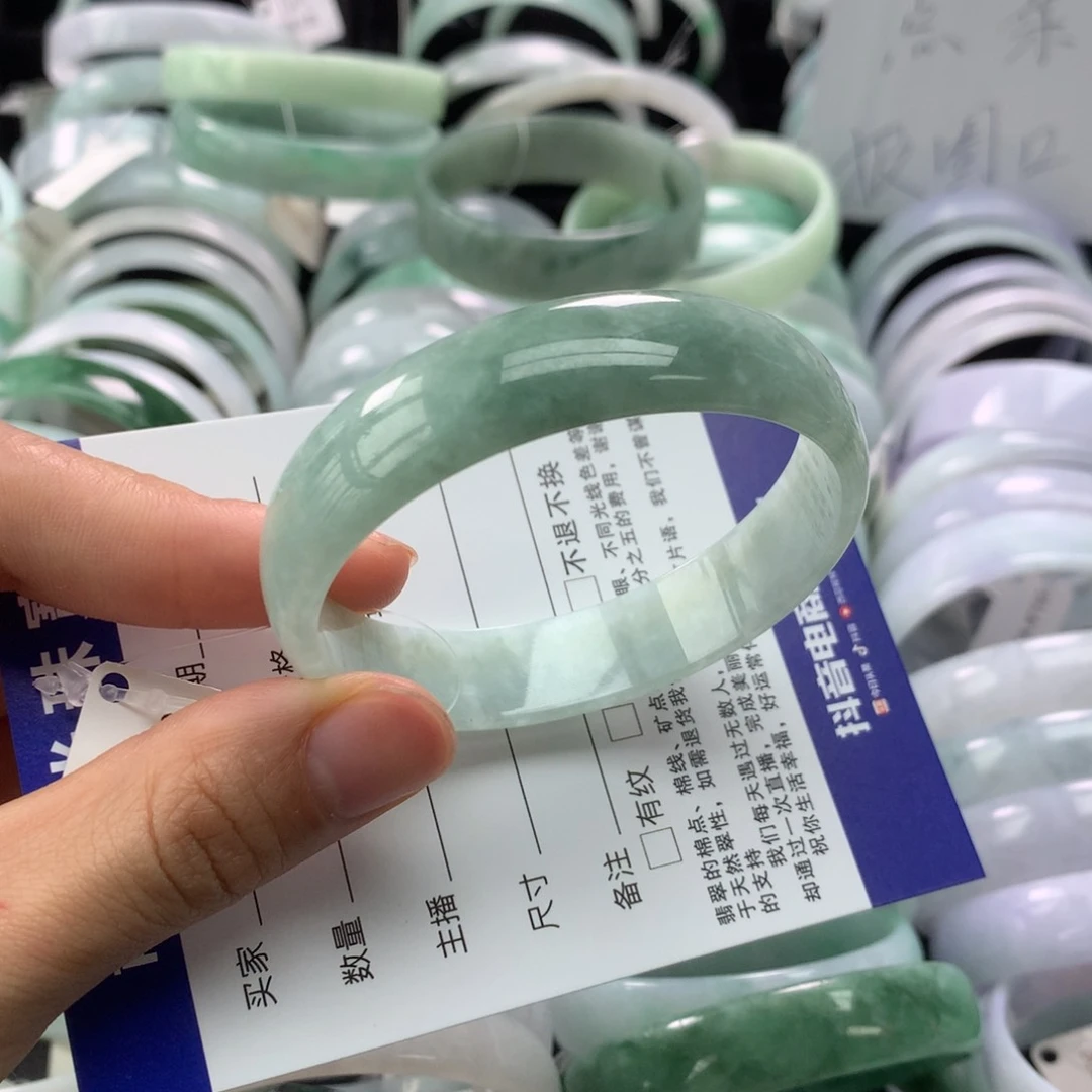 翡翠手镯未镶嵌公主