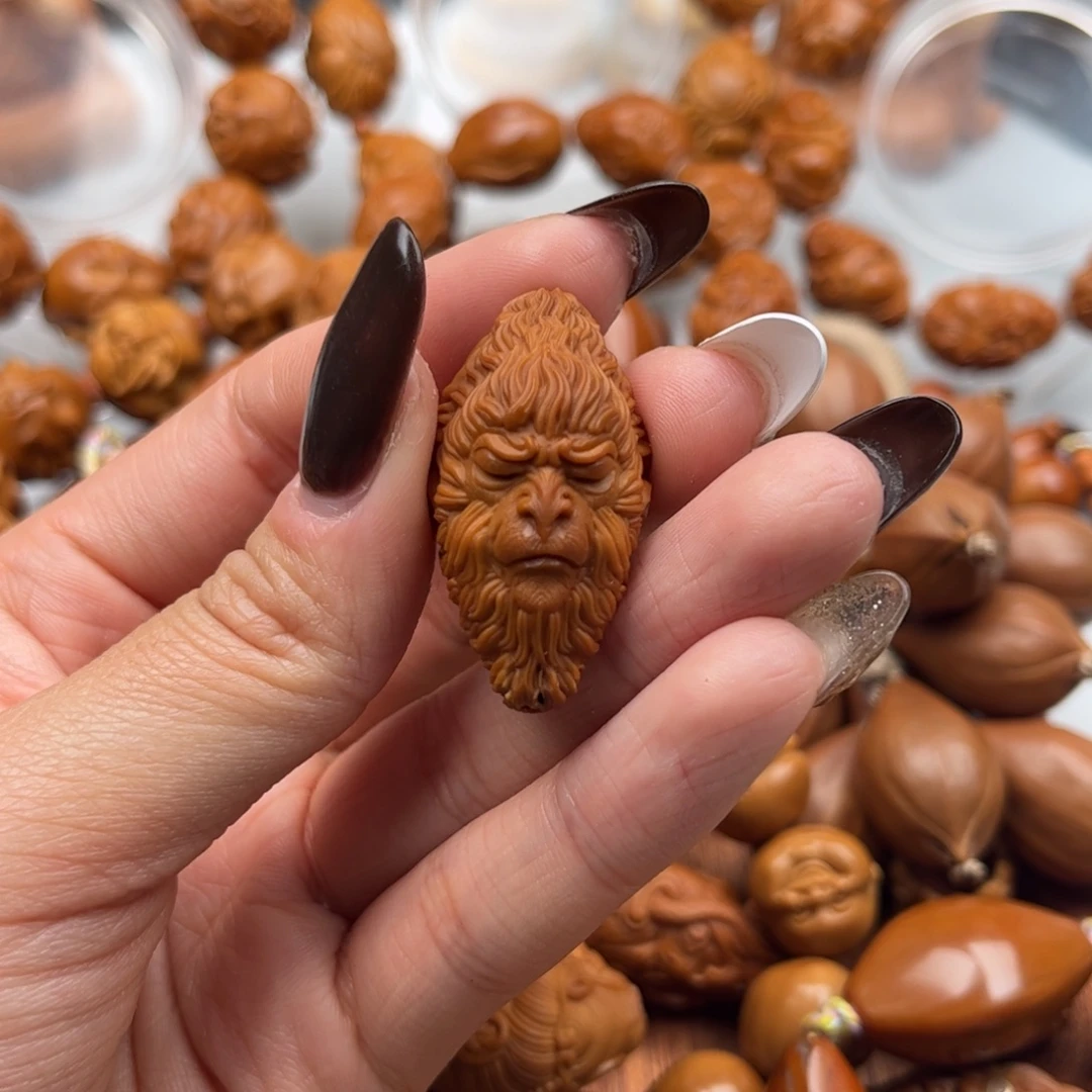 吊坠橄榄核龙大圣