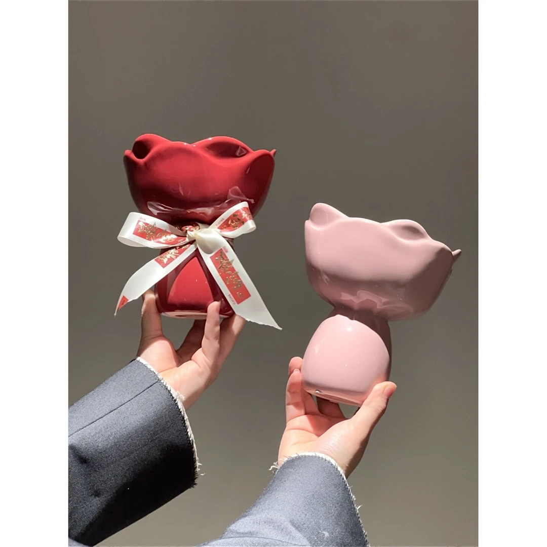 MOMO手捧花陶瓷花器花瓶家居客厅餐桌鲜花插花家饰软装搭