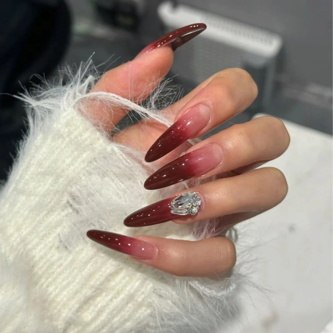猫眼美甲年浆果红穿戴甲显白爆款可拆卸美甲纯手工大钻爆闪