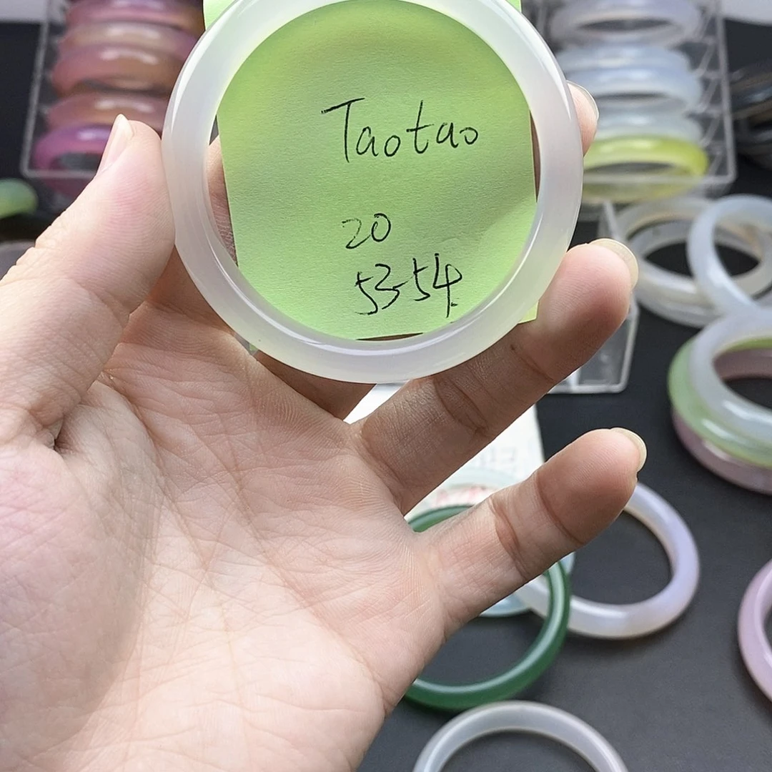 T***o玛瑙/玉髓手镯未镶嵌