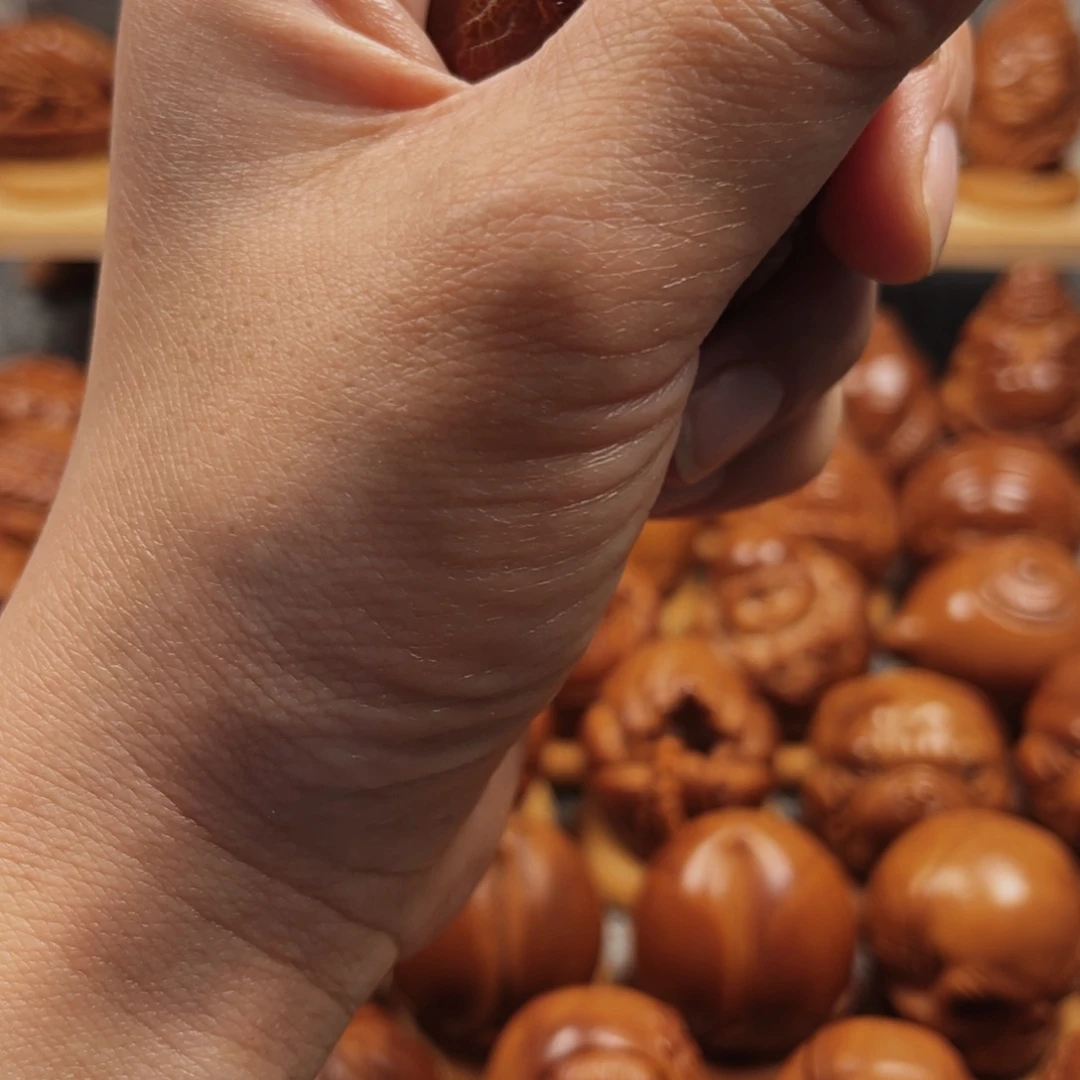 橄榄核手串/手链美女