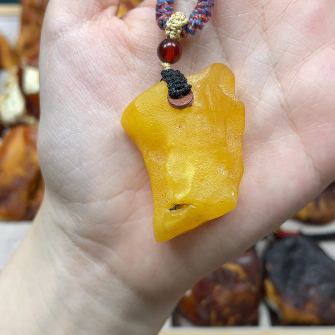 琥珀珠宝奇石未镶嵌