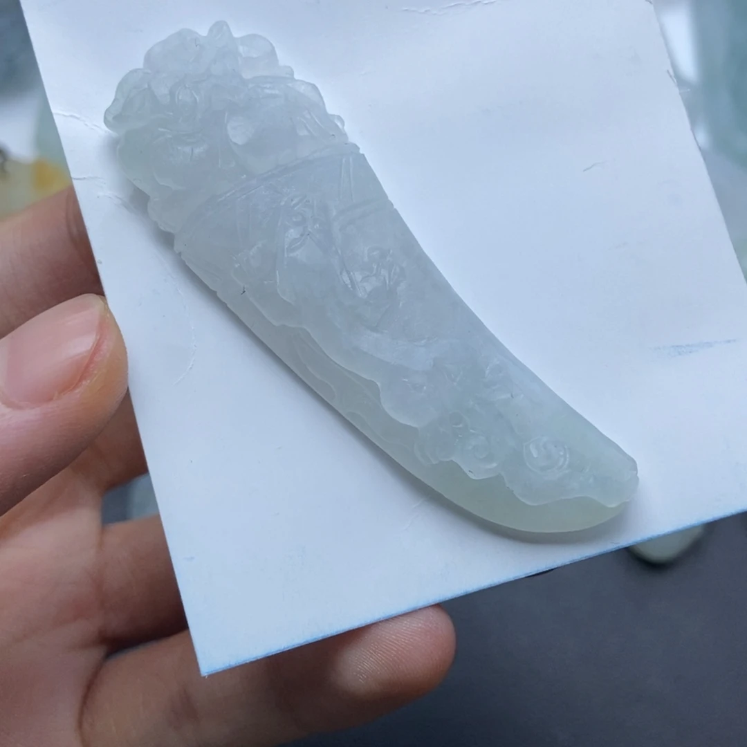 未镶嵌定制翡翠貔貅牙