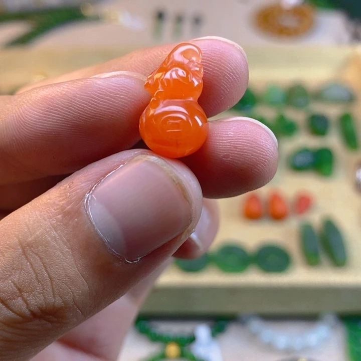 ****财和田玉未镶嵌颈饰