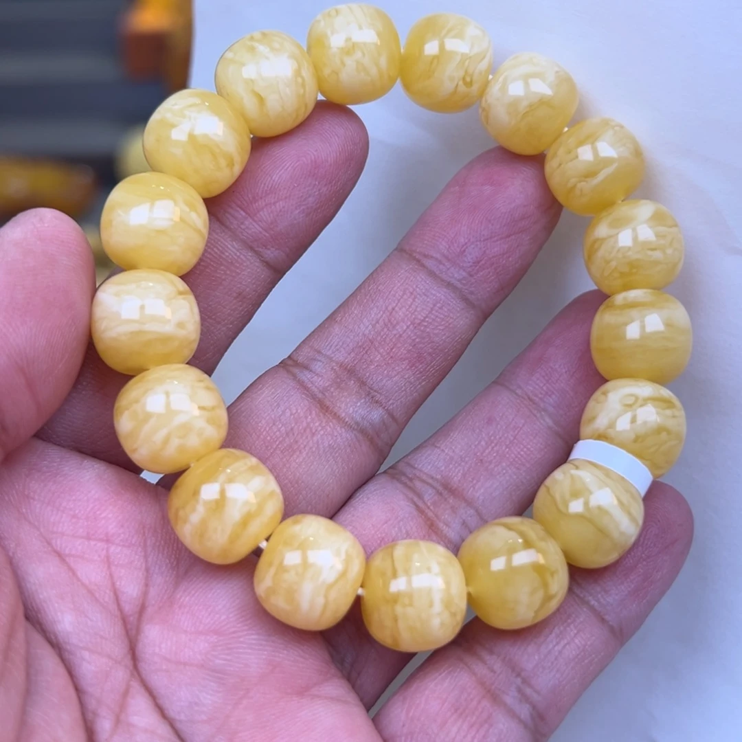 蜜蜡未镶嵌裸石13加25.3克