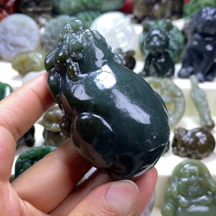 和田玉未镶嵌颈饰六*杠