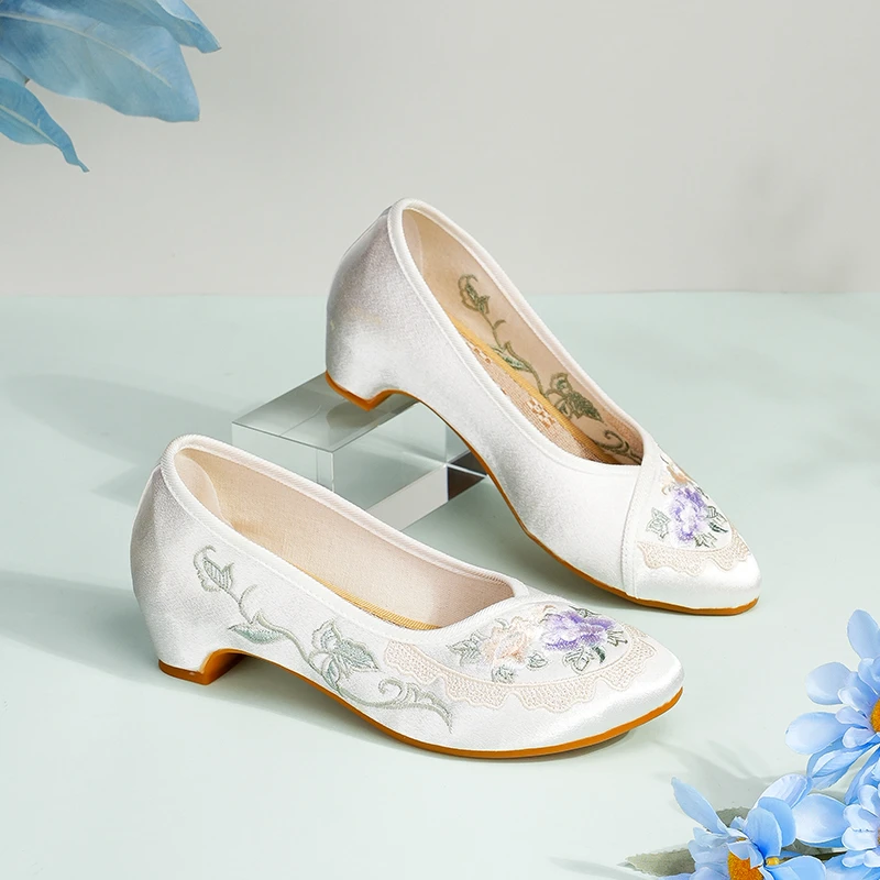 【白茶】夏季民族风尖头透气低帮国风凉鞋绣花旗袍鞋526-134