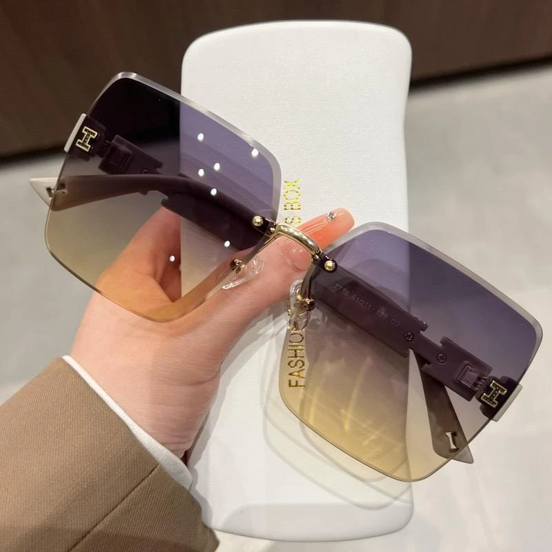 【新粉体验】百搭显瘦无框太阳镜防紫外线防风墨镜自带妆容滤镜