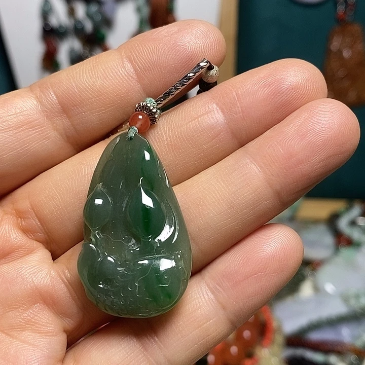 吊坠(赠链)未镶嵌翡翠