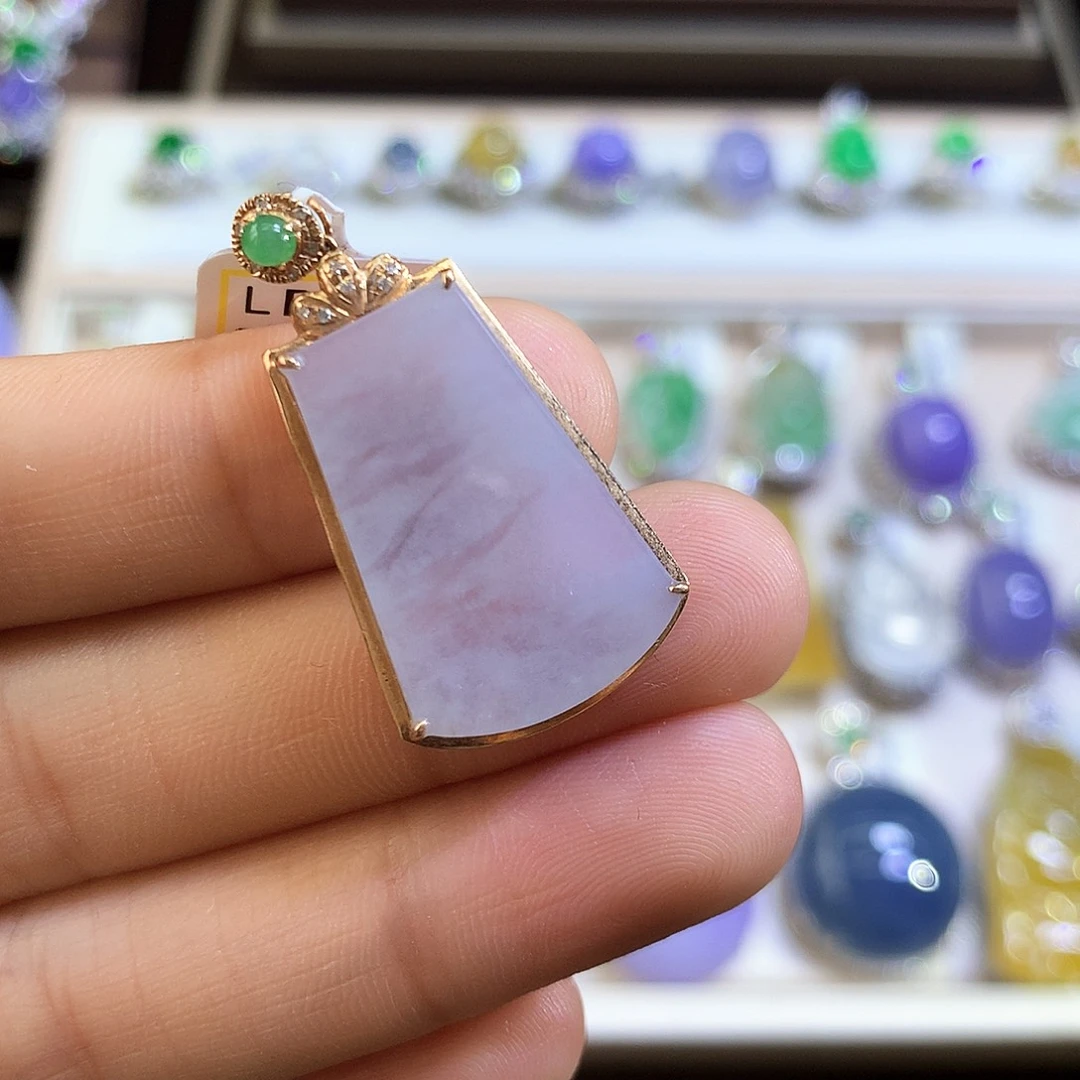 颈饰18K金镶嵌翡翠翡翠吊坠