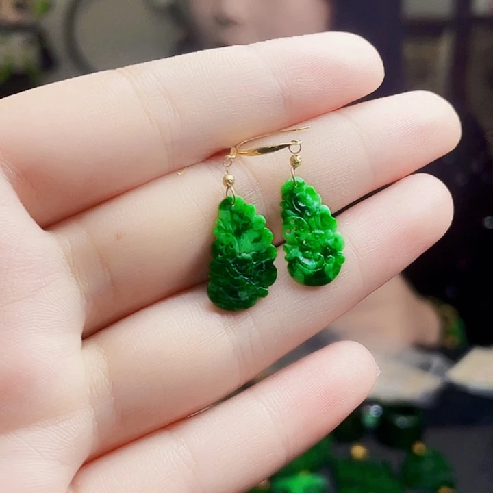 翡翠18K金镶嵌颈饰多样性