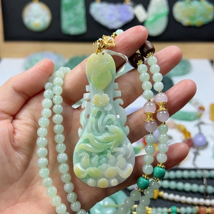 颈饰未镶嵌翡翠吊坠