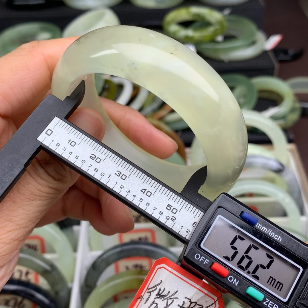 未镶嵌蛇纹石玉手镯385