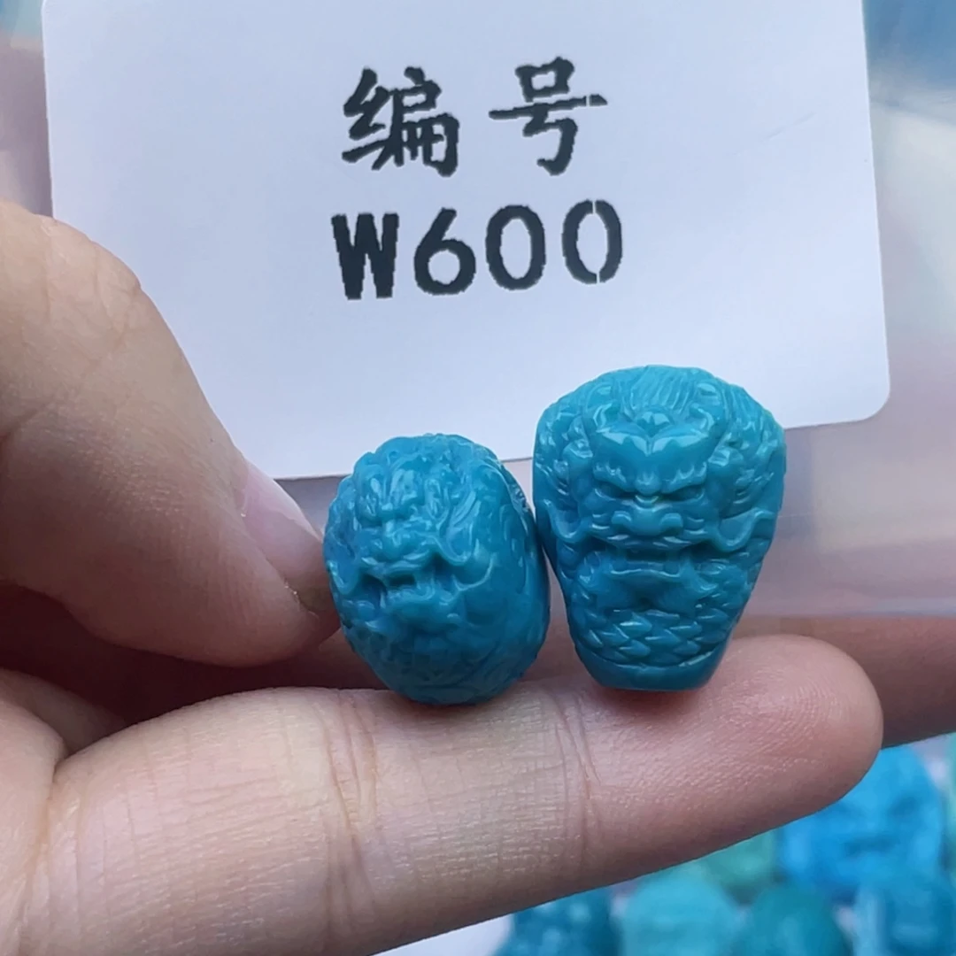 傲***园绿松石未镶嵌天然原矿绿松石雕件