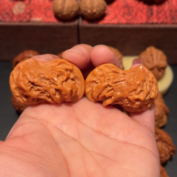 吊坠文玩核桃犀牛望月