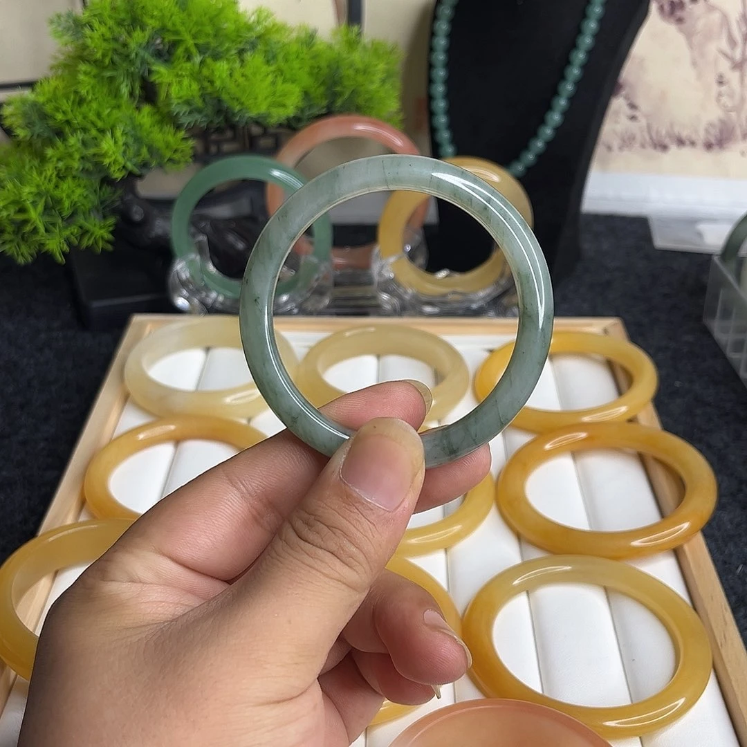 未镶嵌手镯石英质玉2368