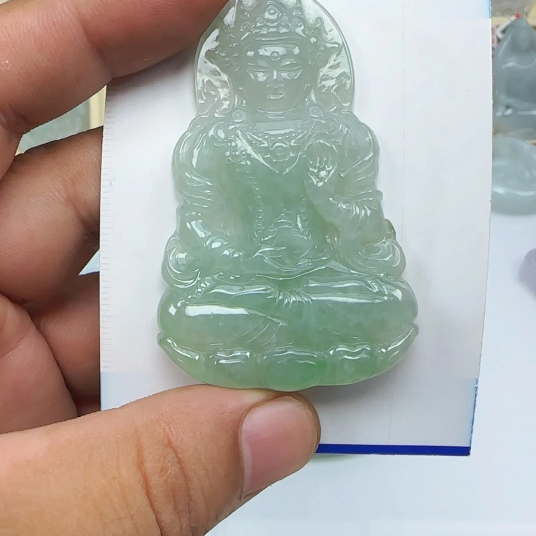 翡翠未镶嵌颈饰，