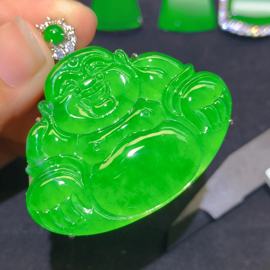 辉***哥翡翠银S925镶嵌颈饰