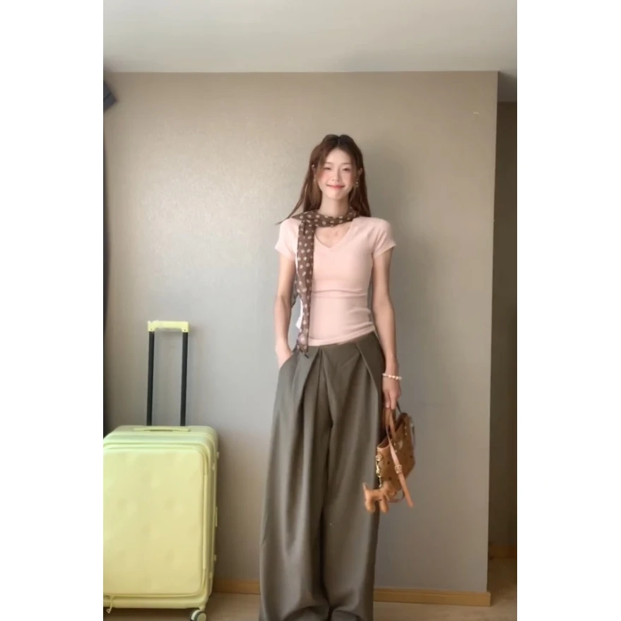 2025年韩系极简纯色V领短款正肩T恤女夏修身显瘦百搭短袖上衣女