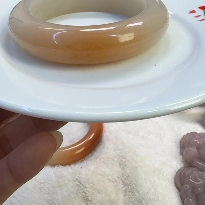 石英岩玉未镶嵌手镯