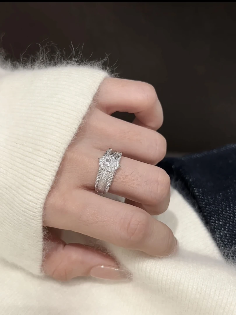 925银合成锆石戒指 《属你闪耀》小众高级感轻奢风简约鸽子蛋银戒指