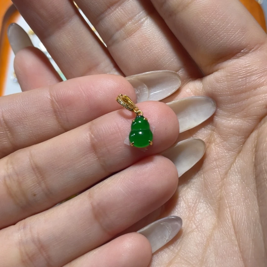 【闪购商品】颈饰18K金镶嵌翡翠