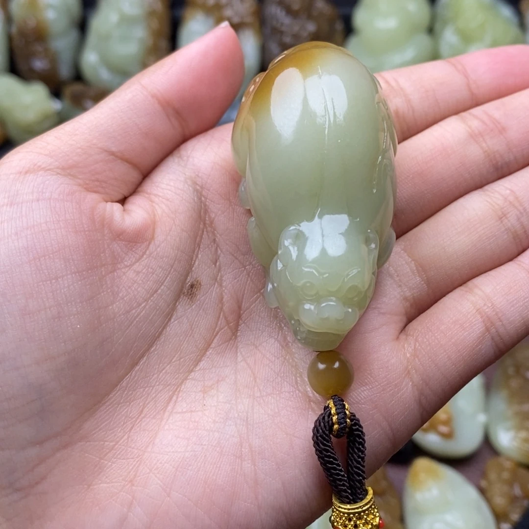 吊坠(不含链)未镶嵌和田玉（糖玉）?****?