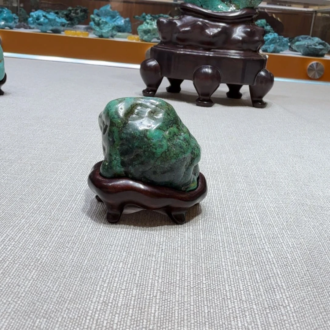 滕***人石材奇石观赏石摆件