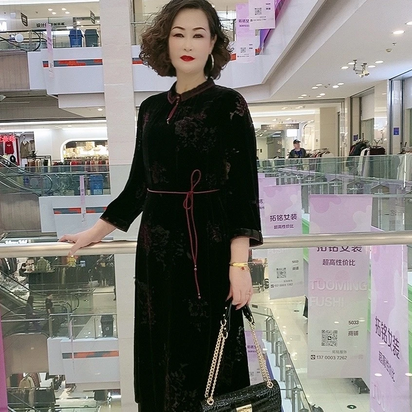 88760款桑蚕丝植绒提花裙连衣裙