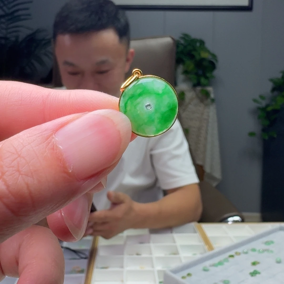 翡翠18K金镶嵌吊坠(不含链)天然