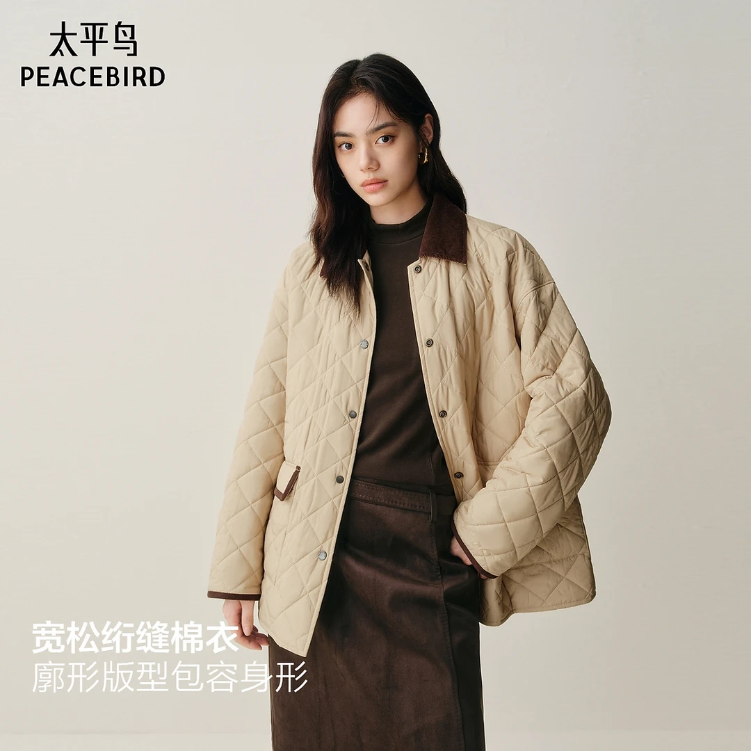 太平鸟宽松直筒菱格绗缝棉衣领袖口撞色卡其色棉服外套AAABF411J