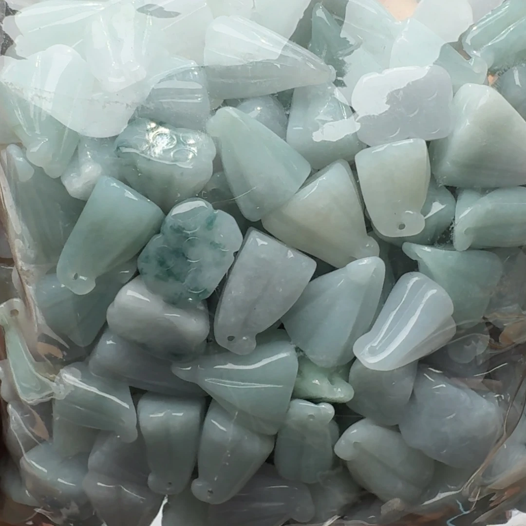 未镶嵌挂件翡翠福利3个，不包邮，拍邮费发货