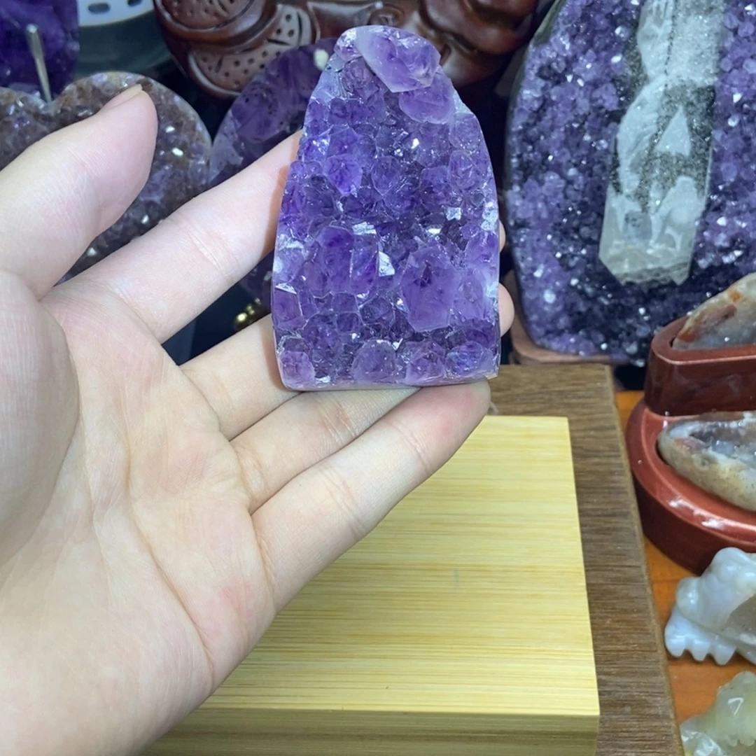 未镶嵌水晶大型摆件（非配饰）