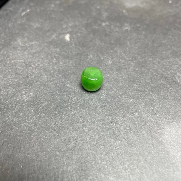 和田玉碧玉单珠绿色精美
