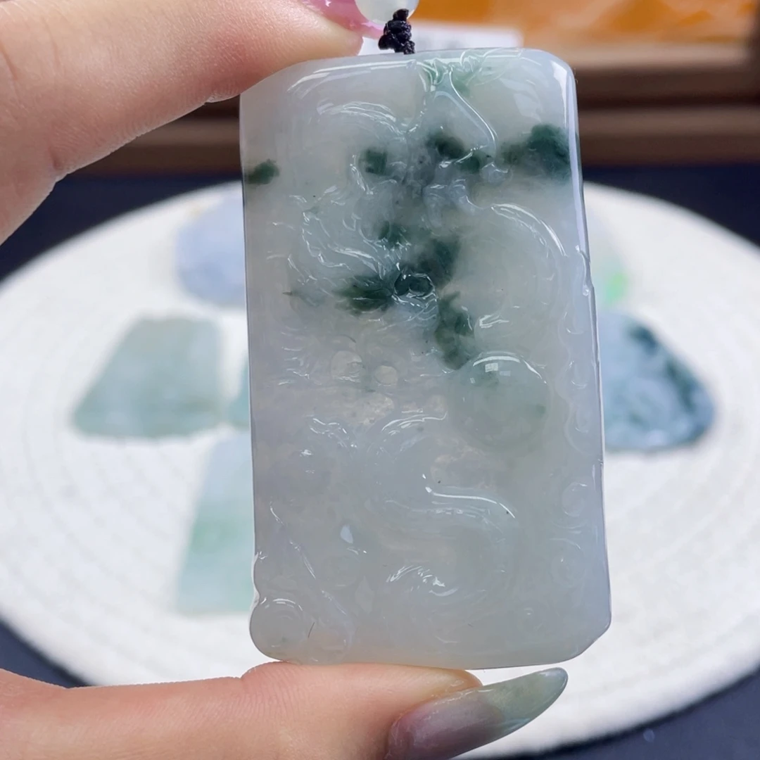 翡翠裸石天然翡翠飘花满龙龙牌