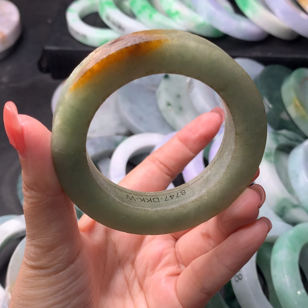 定制翡翠未镶嵌翡翠手镯