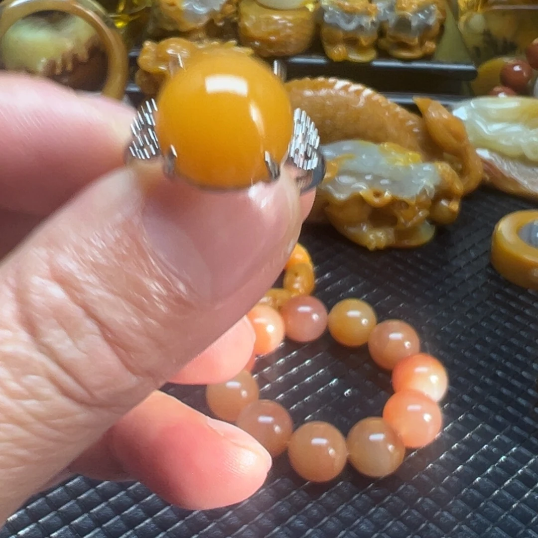 石英质玉未镶嵌颈饰