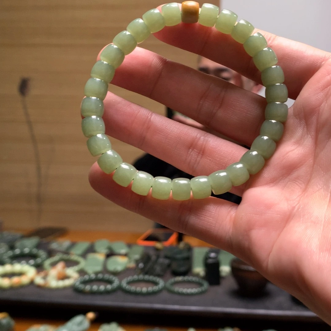 乆***仧岫岩河磨玉（透闪石质玉）未镶嵌手链