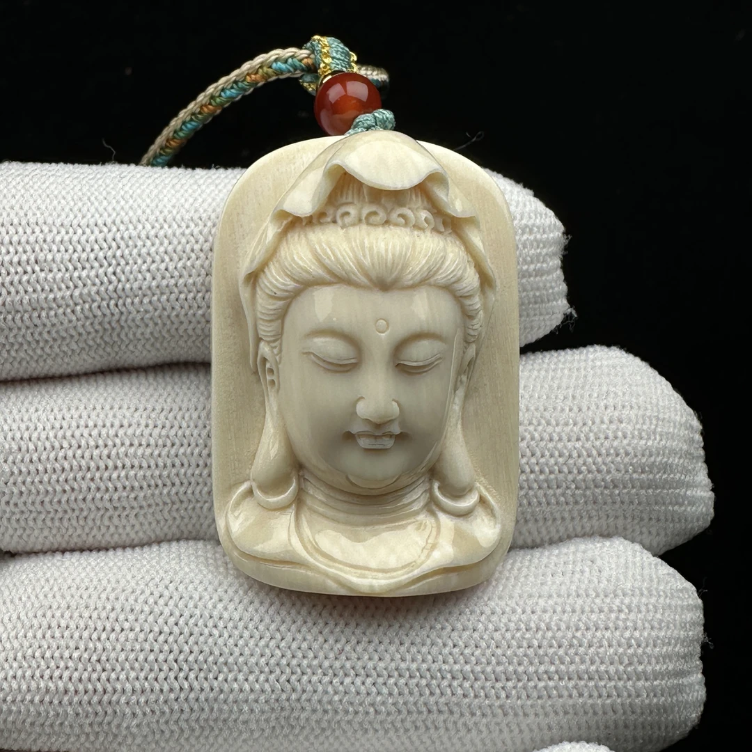 H4407京派青松老师天然猛犸牙 观音头雕刻牌27x38x13.4mm