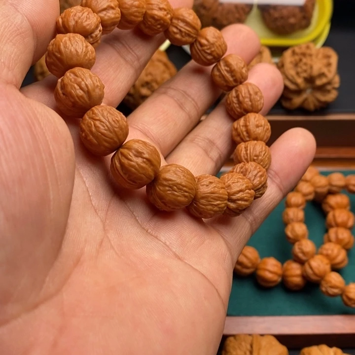 银***部文玩核桃吊坠磨盘