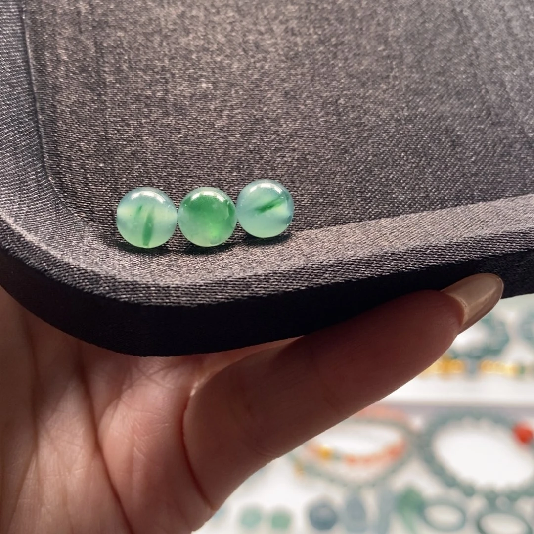 道***生翡翠未镶嵌手链卡8绿珠